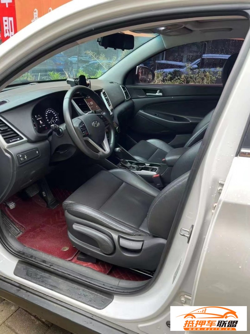  16年現(xiàn)代途勝SUV 