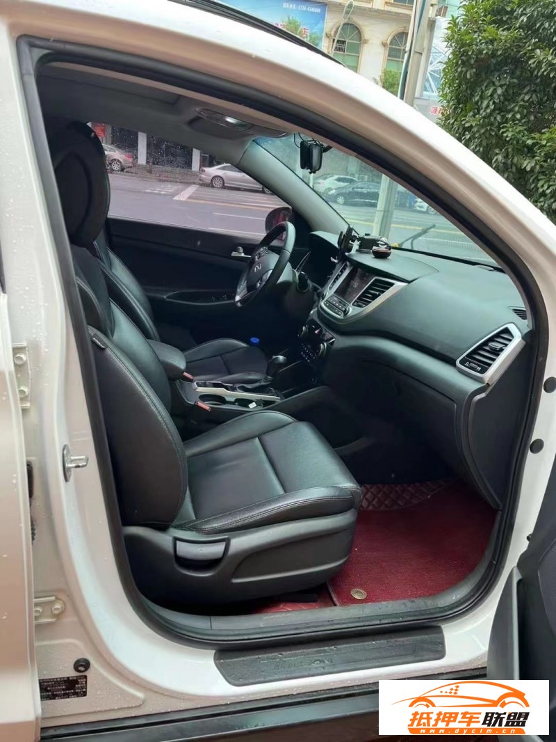  16年現(xiàn)代途勝SUV 