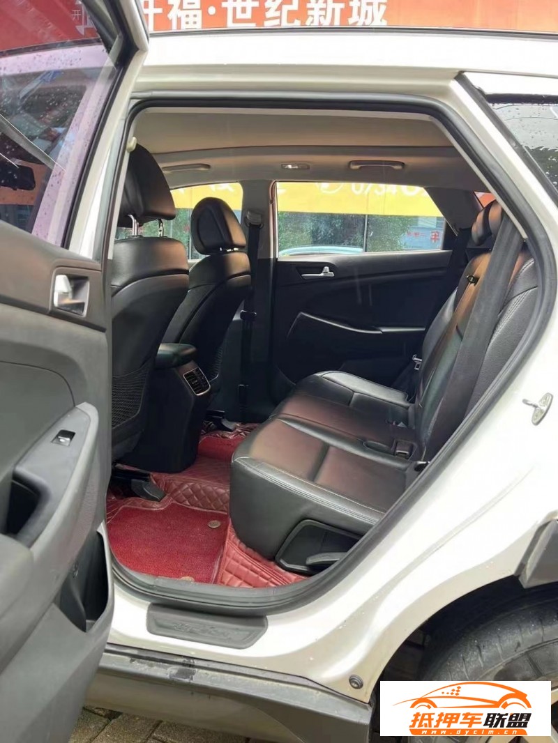  16年現(xiàn)代途勝SUV 
