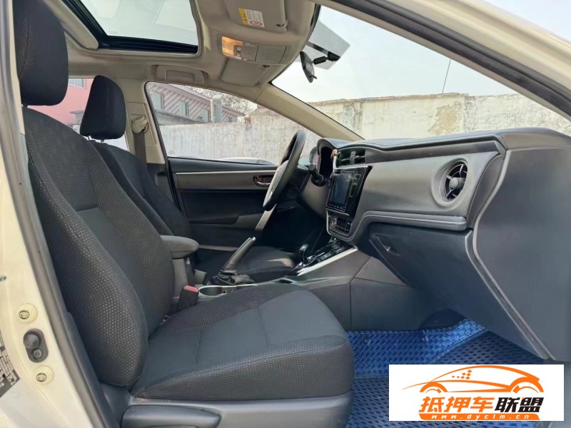  20年豐田雷凌轎車 