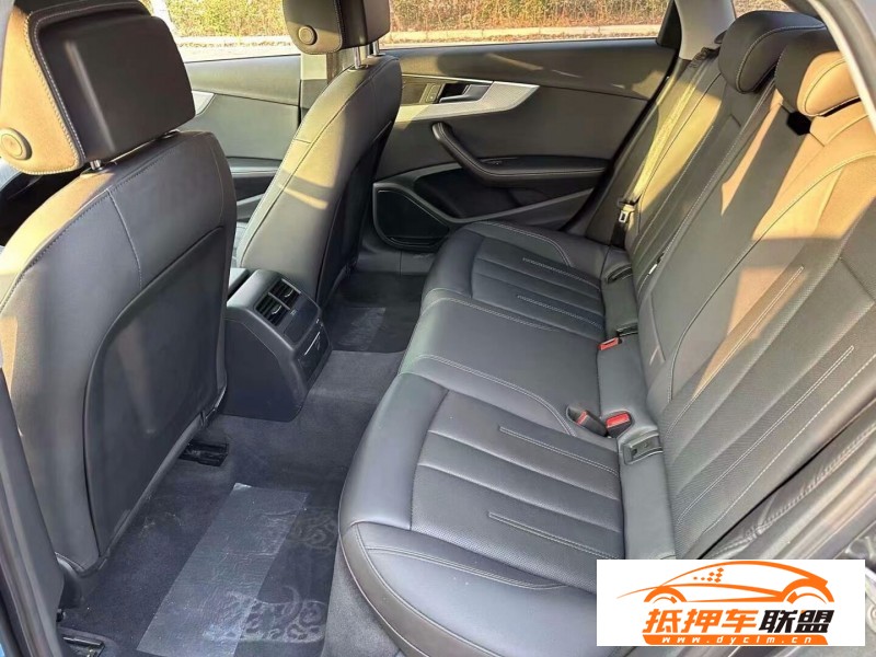  21年奧迪A4L轎車 