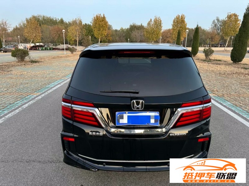  18年本田艾力紳轎車 