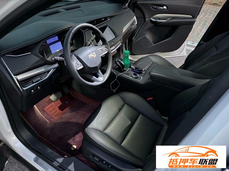  20年凱迪拉克XT4轎車 