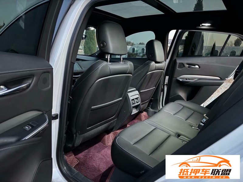  20年凱迪拉克XT4轎車 