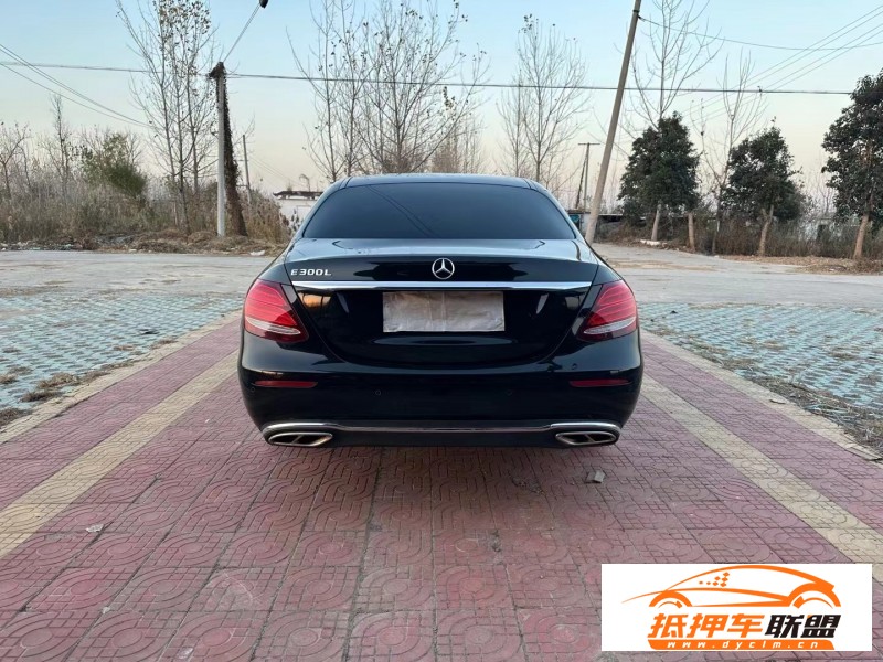  16年奔馳E轎車 