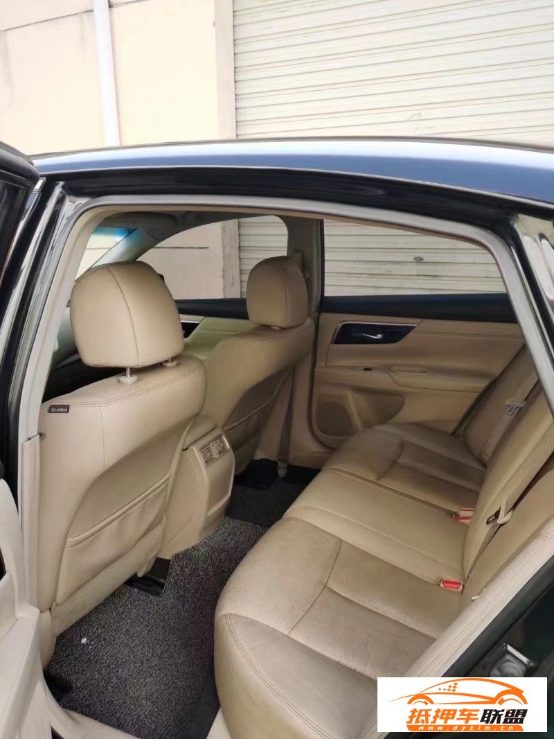  19年日產(chǎn)天籟轎車 