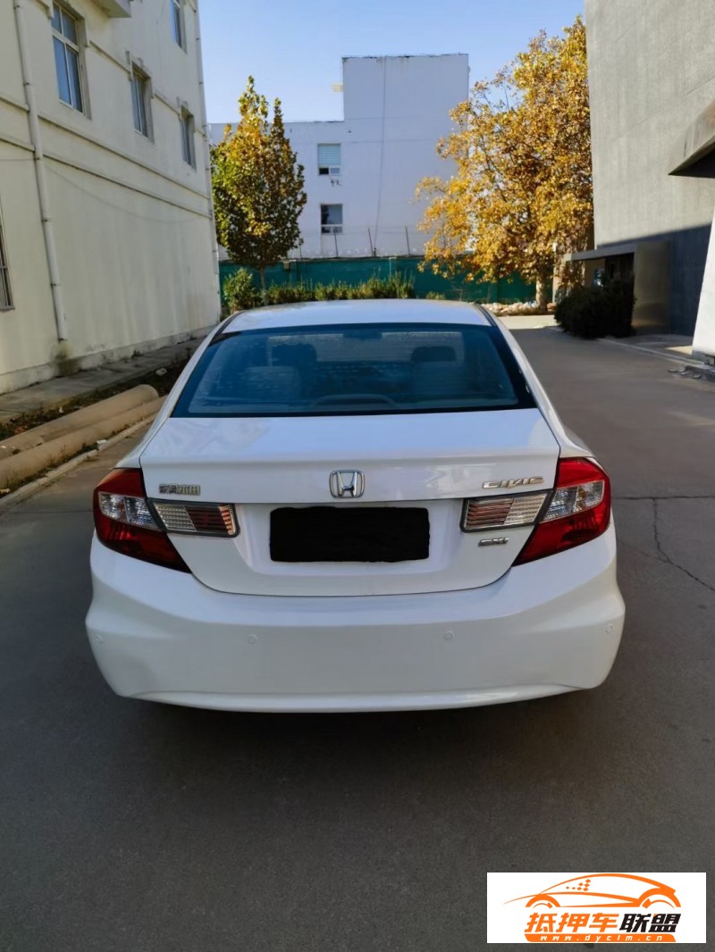  14年本田思域轎車 