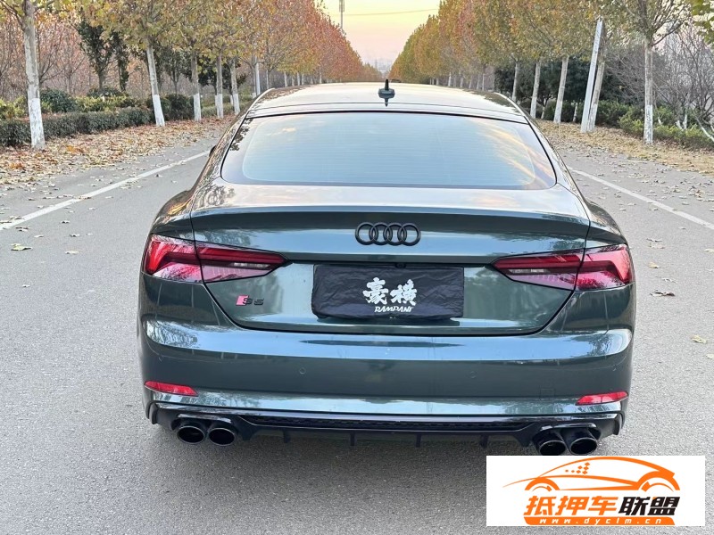  19年奧迪A5轎車 