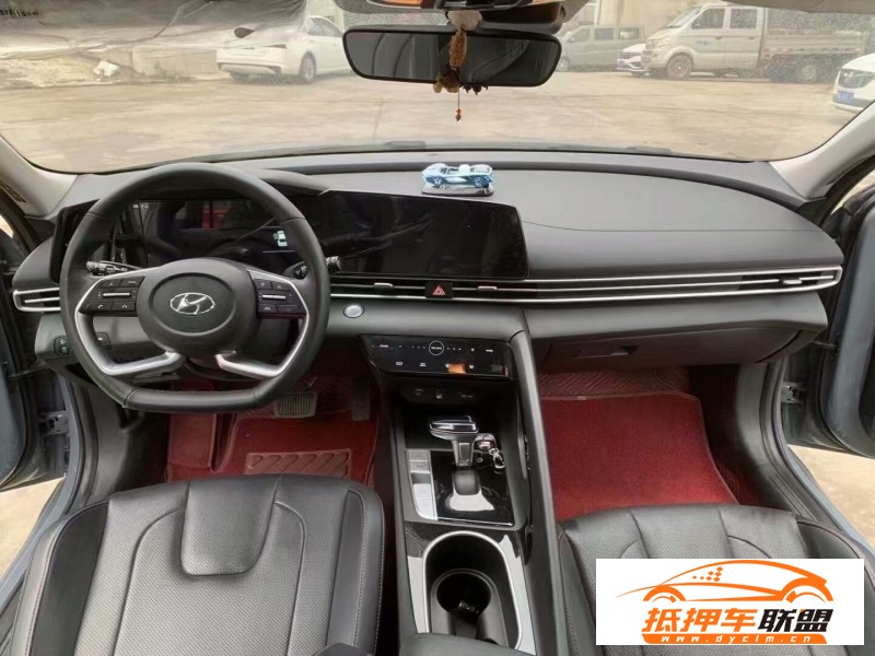  22年現(xiàn)代伊蘭特轎車 