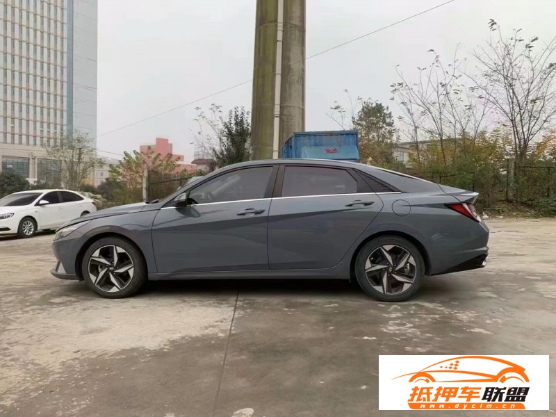  22年現(xiàn)代伊蘭特轎車 