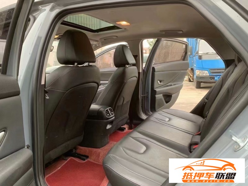  22年現(xiàn)代伊蘭特轎車 