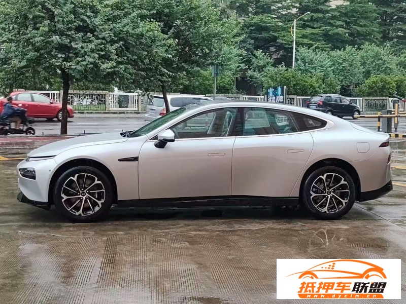  23年小鵬汽車P7轎車 