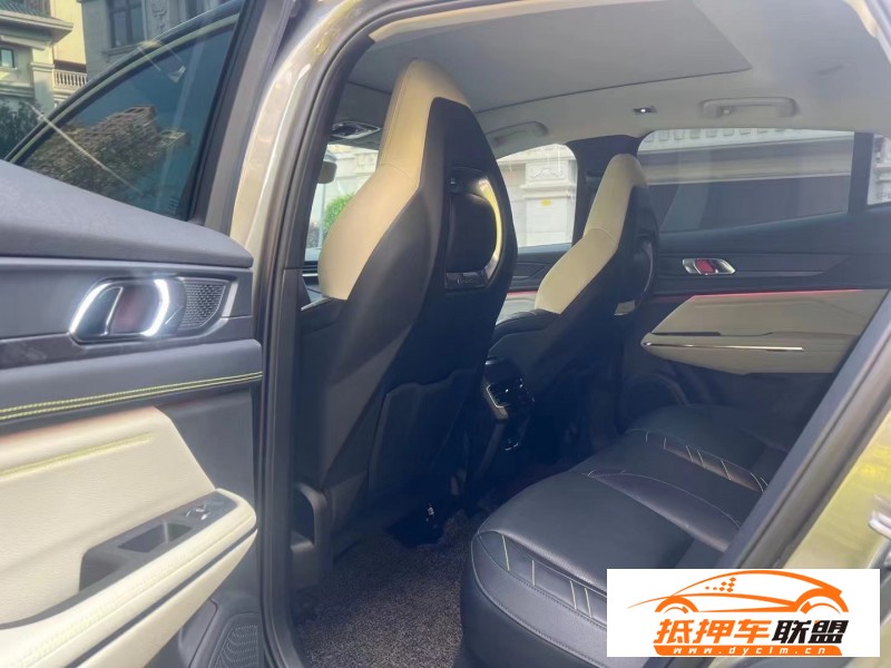  21年領(lǐng)克05轎車 