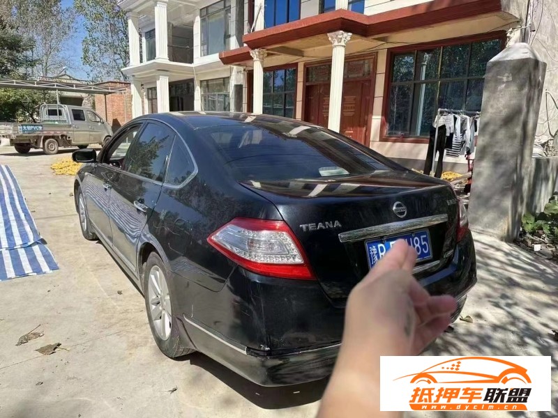  12年日產(chǎn)天籟轎車 