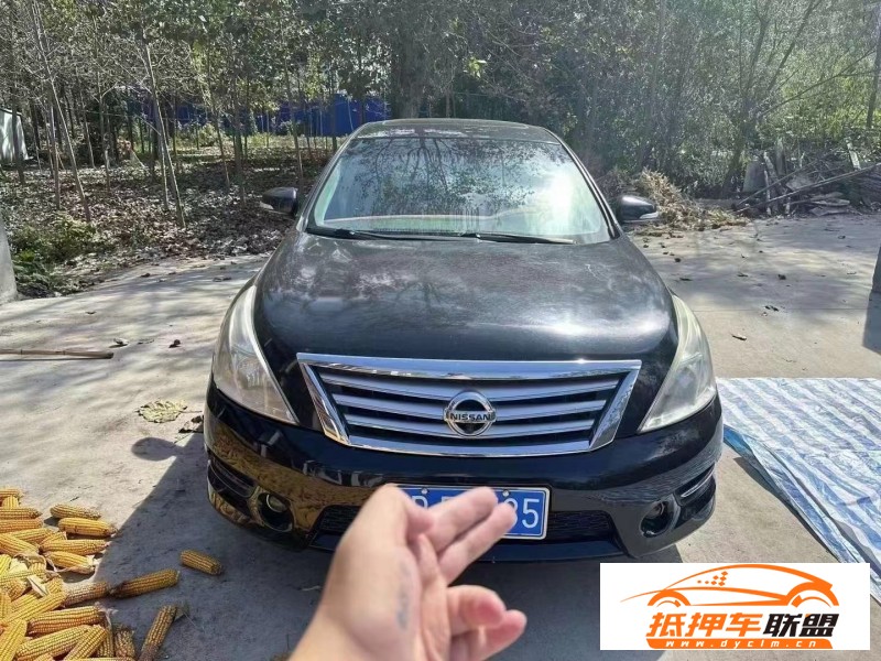  12年日產(chǎn)天籟轎車 