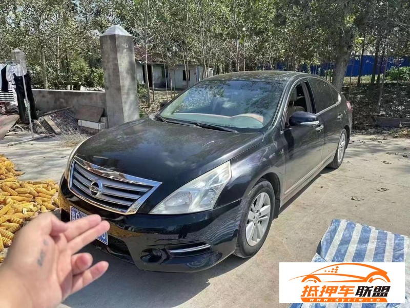  12年日產(chǎn)天籟轎車 
