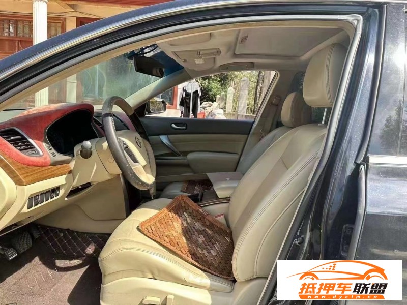  12年日產(chǎn)天籟轎車 