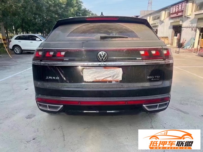  23年大眾途昂轎車 