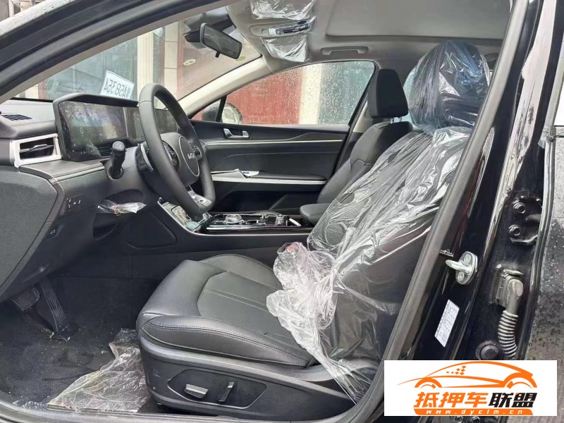  23年起亞凱酷轎車 