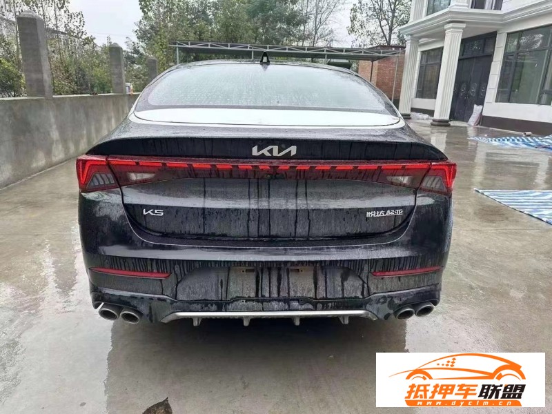  23年起亞凱酷轎車 