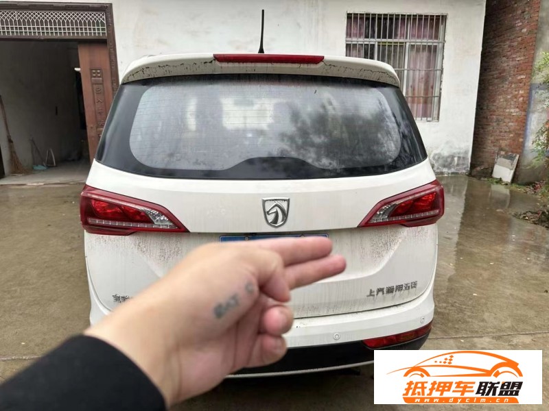  19年寶駿730轎車 