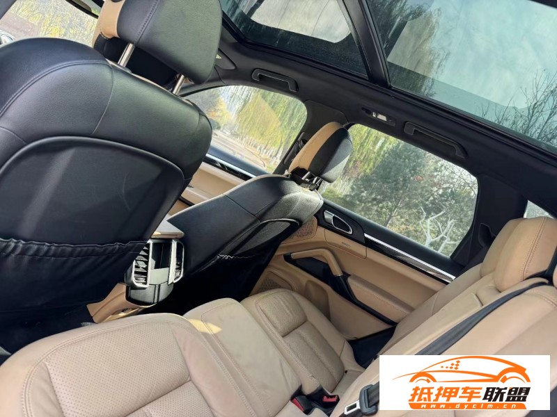  16年保時捷卡宴轎車 