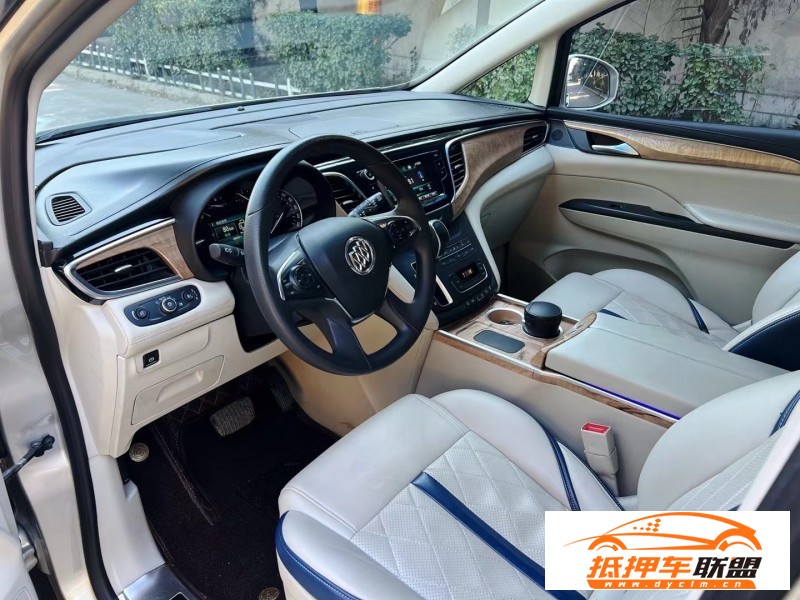  17年別克GL8轎車 