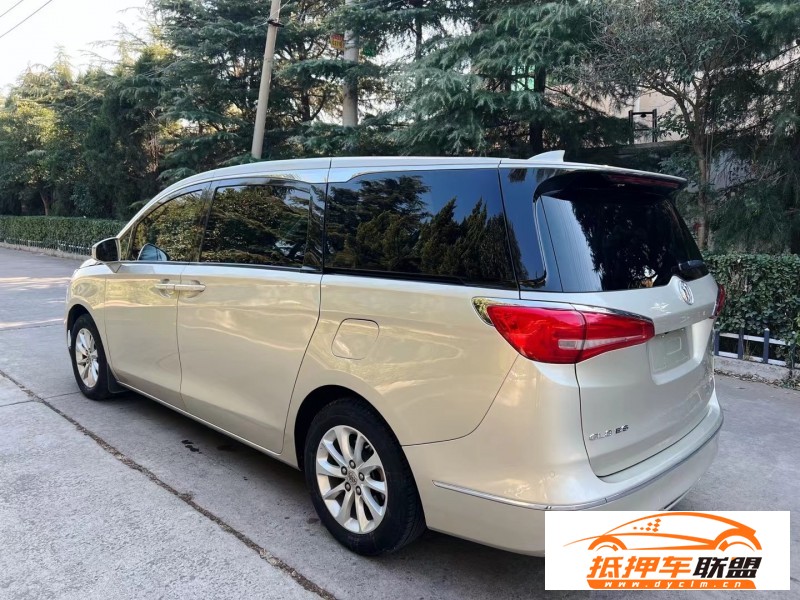  17年別克GL8轎車 