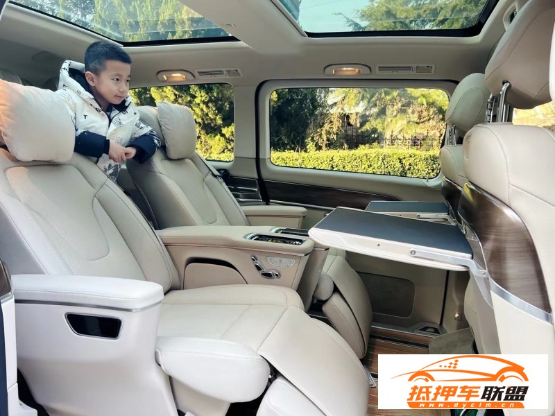  23年奔馳V轎車 