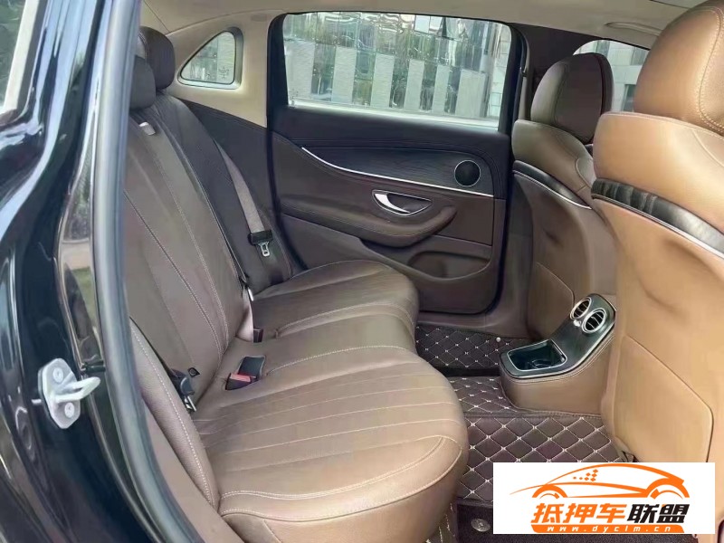  20年奔馳E轎車 