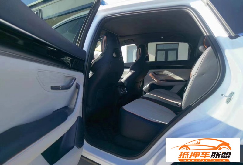  23年比亞迪宋轎車 
