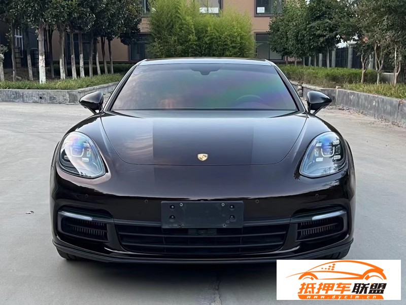  19年保時捷帕納梅拉轎車 