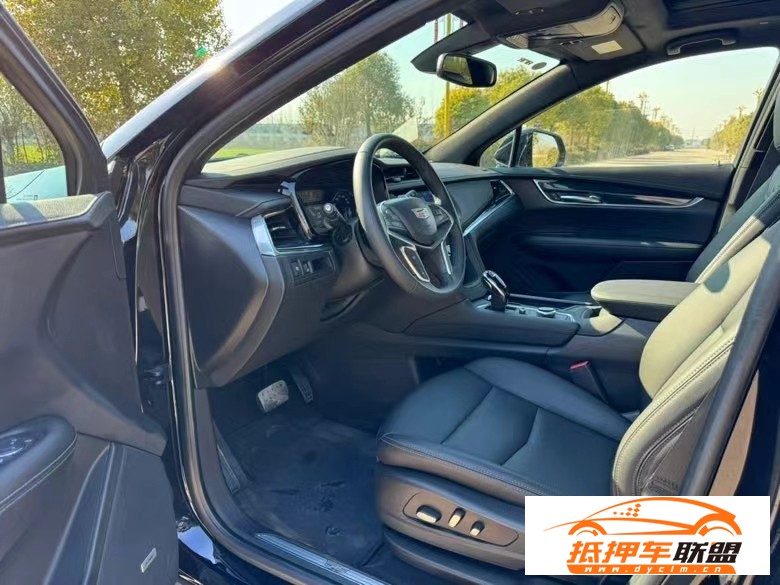  23年凱迪拉克XT5轎車 