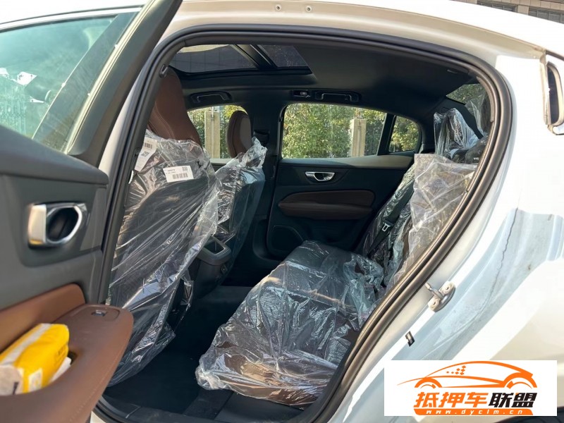  23年沃爾沃S60轎車 