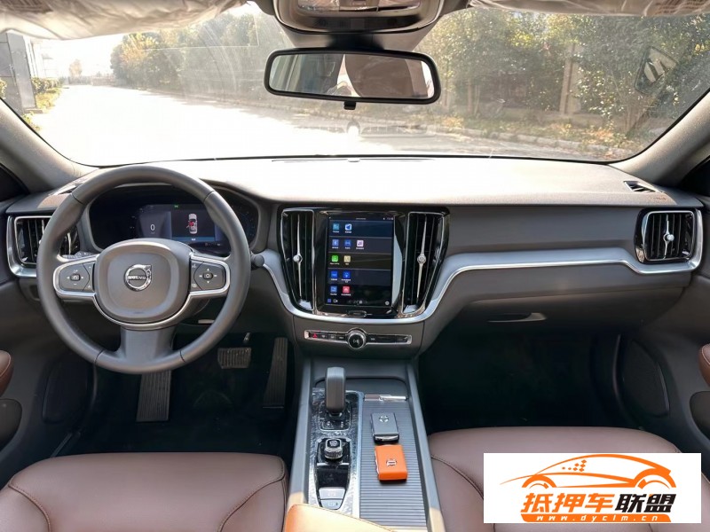  23年沃爾沃S60轎車 