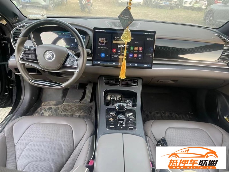  22年比亞迪漢轎車 