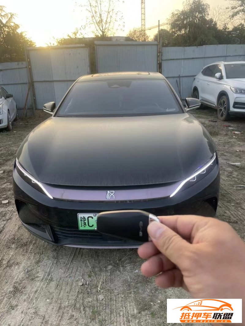  22年比亞迪漢轎車 