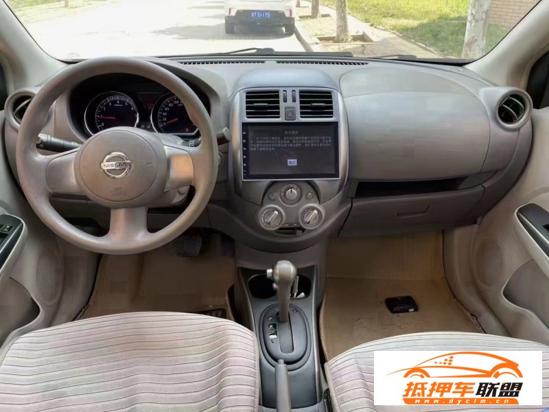  13年日產(chǎn)陽光轎車 