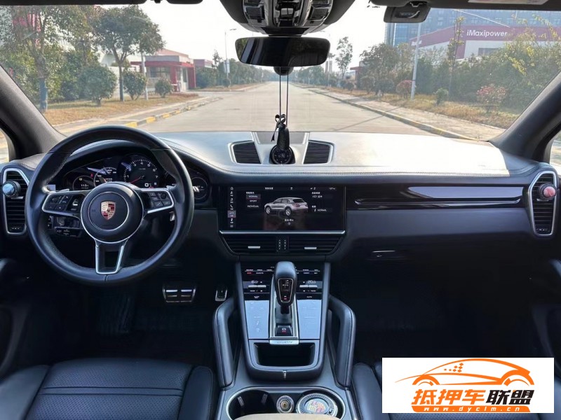  19年保時捷卡宴轎車 