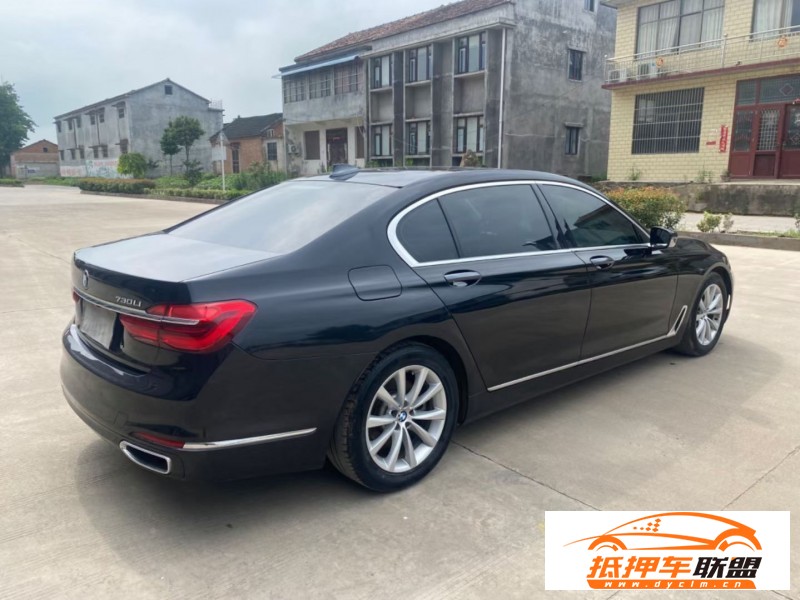  17年寶馬7系轎車 