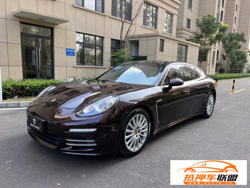  15年保時捷帕納梅拉轎車 