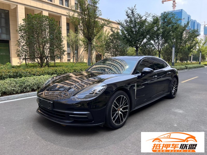  18年保時捷帕納梅拉轎車 