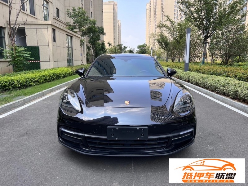  18年保時捷帕納梅拉轎車 