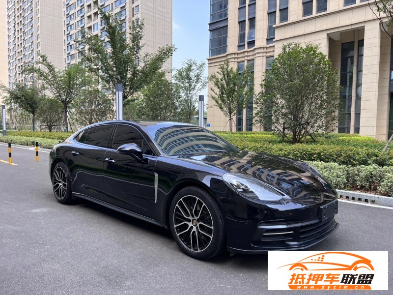  18年保時捷帕納梅拉轎車 