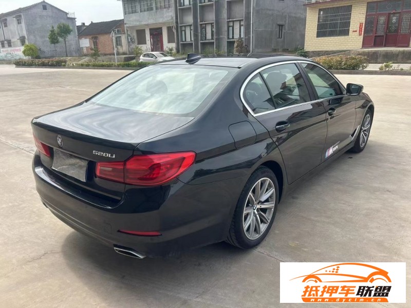  17年寶馬5系轎車 
