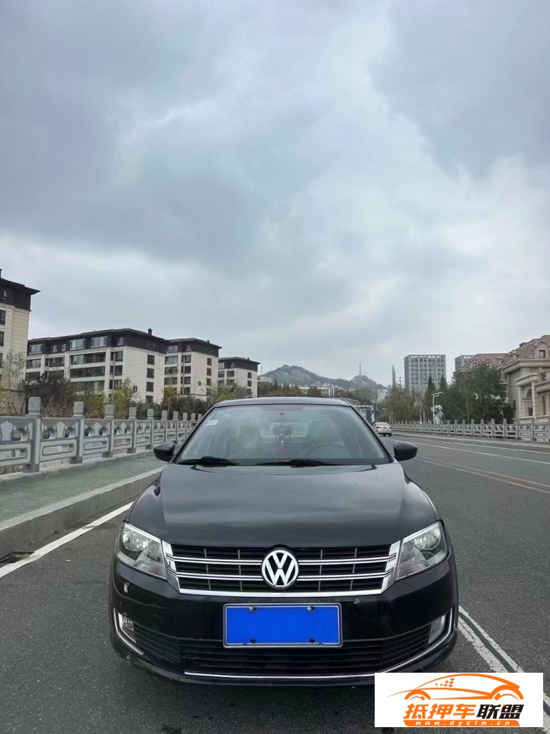  13年大眾朗逸轎車 