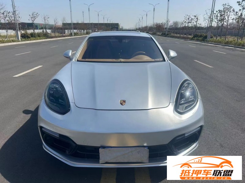  13年保時捷帕納梅拉轎車 