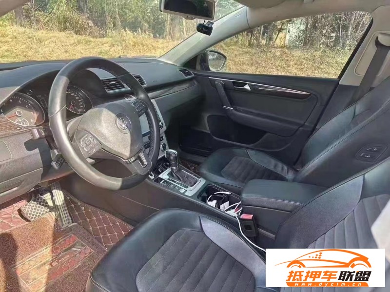  12年大眾邁騰轎車 