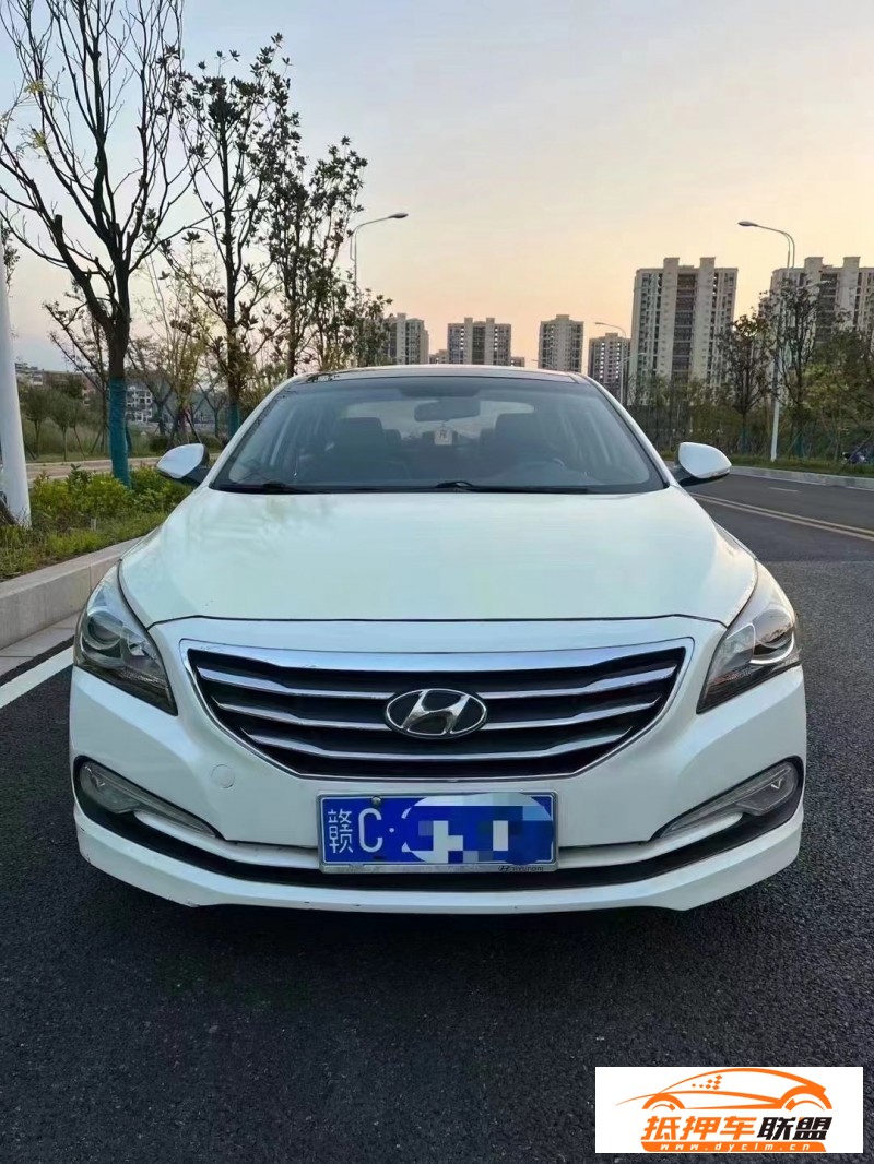  14年現(xiàn)代名圖轎車 