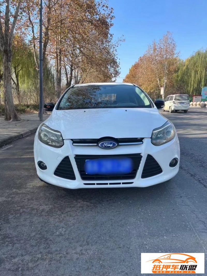  14年福特福克斯轎車 